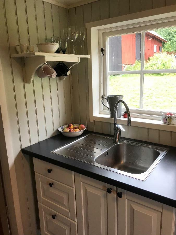 Sjoebacken Gard Bed & Breakfast Lerdala Exterior photo